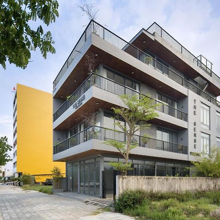 The Sense Apartment - Modern, Near My An Beach Дананг Екстериор снимка