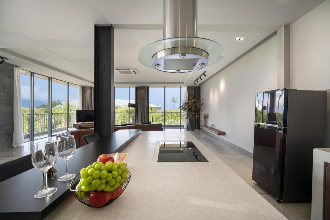 The Sense Apartment - Modern, Near My An Beach Дананг Екстериор снимка