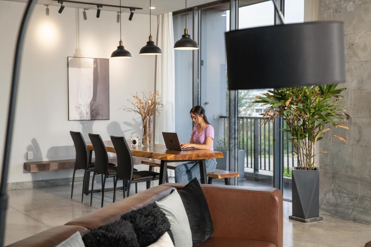 The Sense Apartment - Modern, Near My An Beach Дананг Екстериор снимка